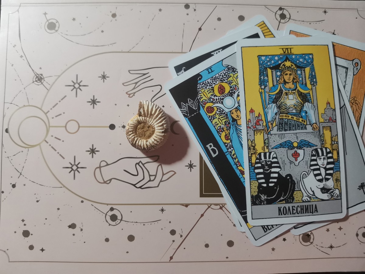 unusual-ways-to-use-your-tarot-deck
