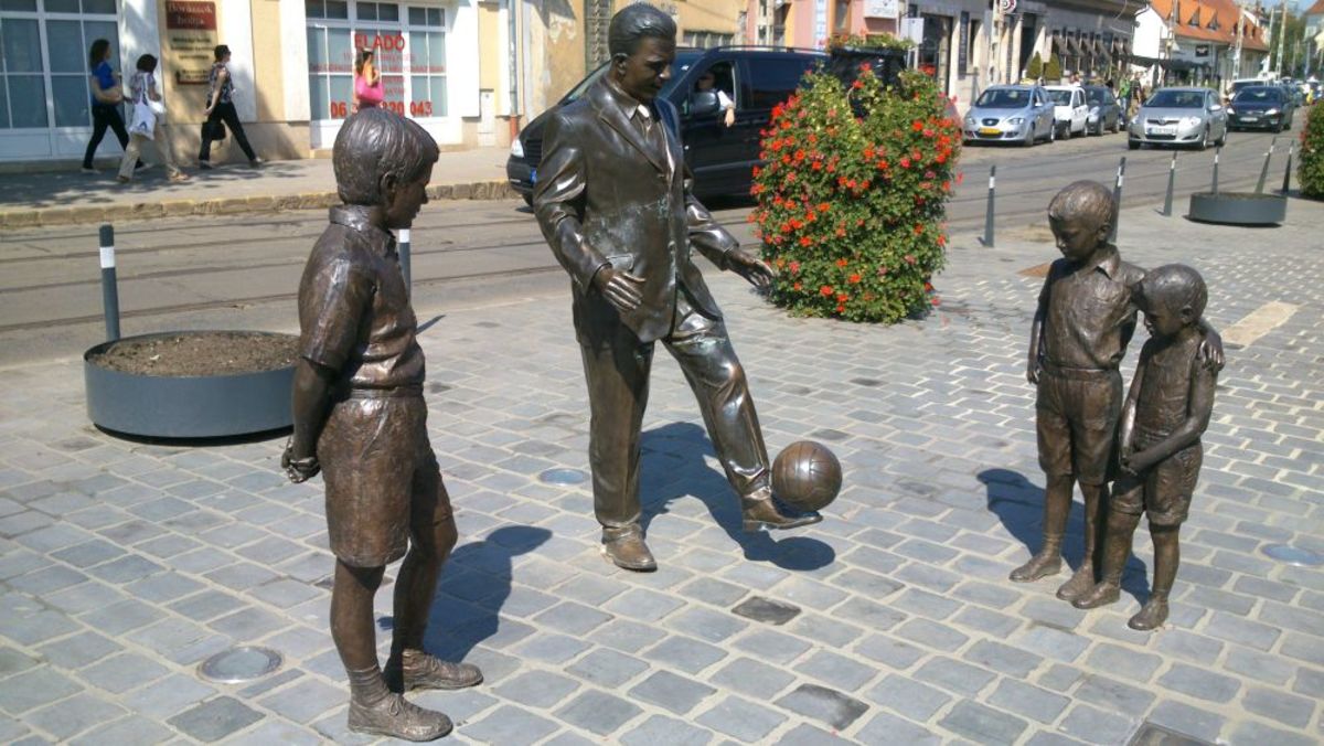 hungarian footballer puskas