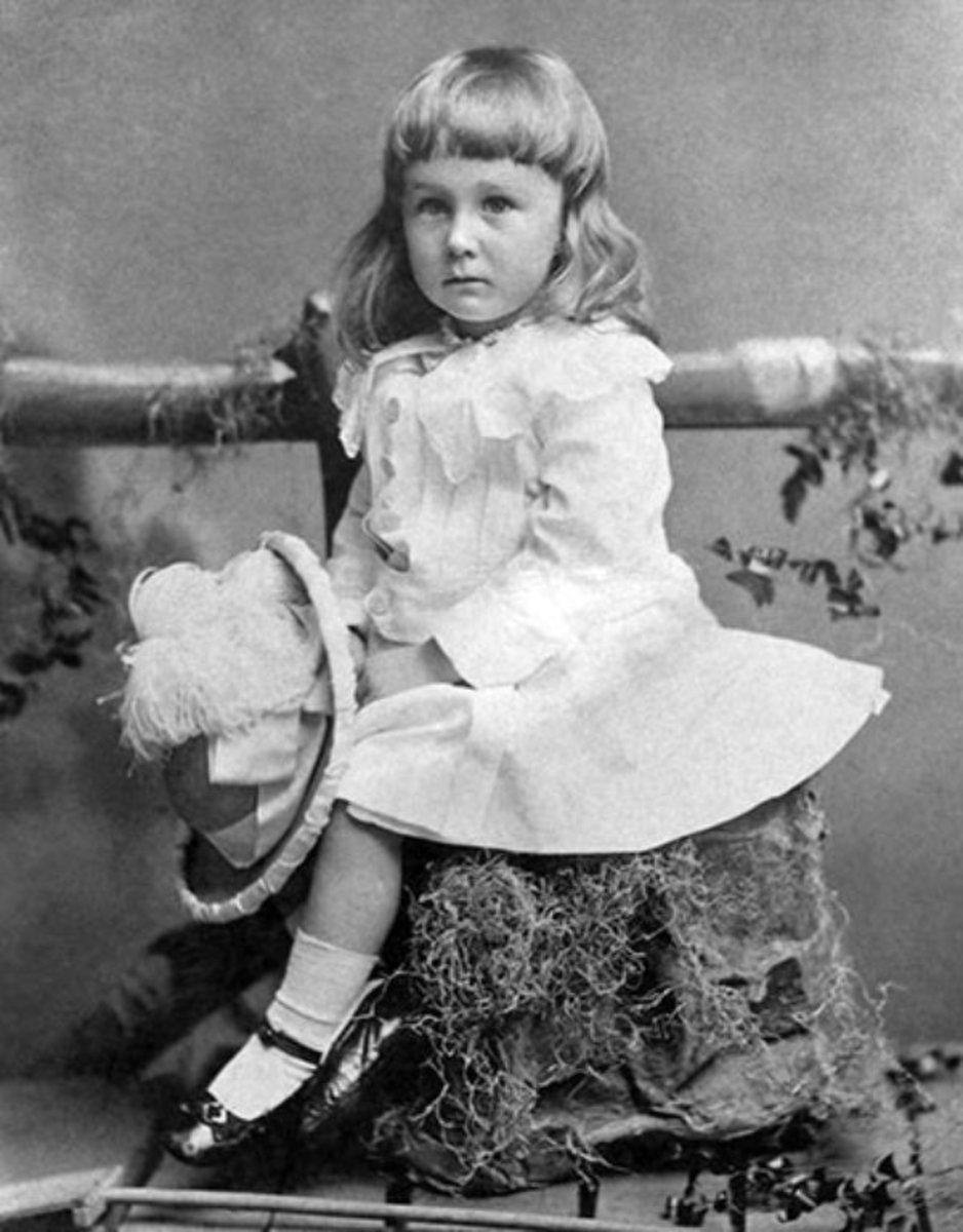 Franklin Delano Roosevelt circa 1884 - when little boys dressed like girls