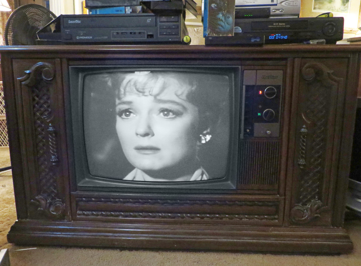 Quasar Color Console Television Model Wl9439sp, and Other Vintage