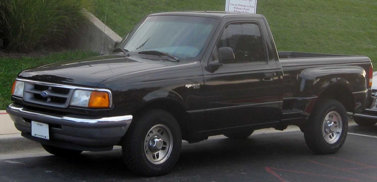 2002年的福特Ranger XLT配了新侧镜。