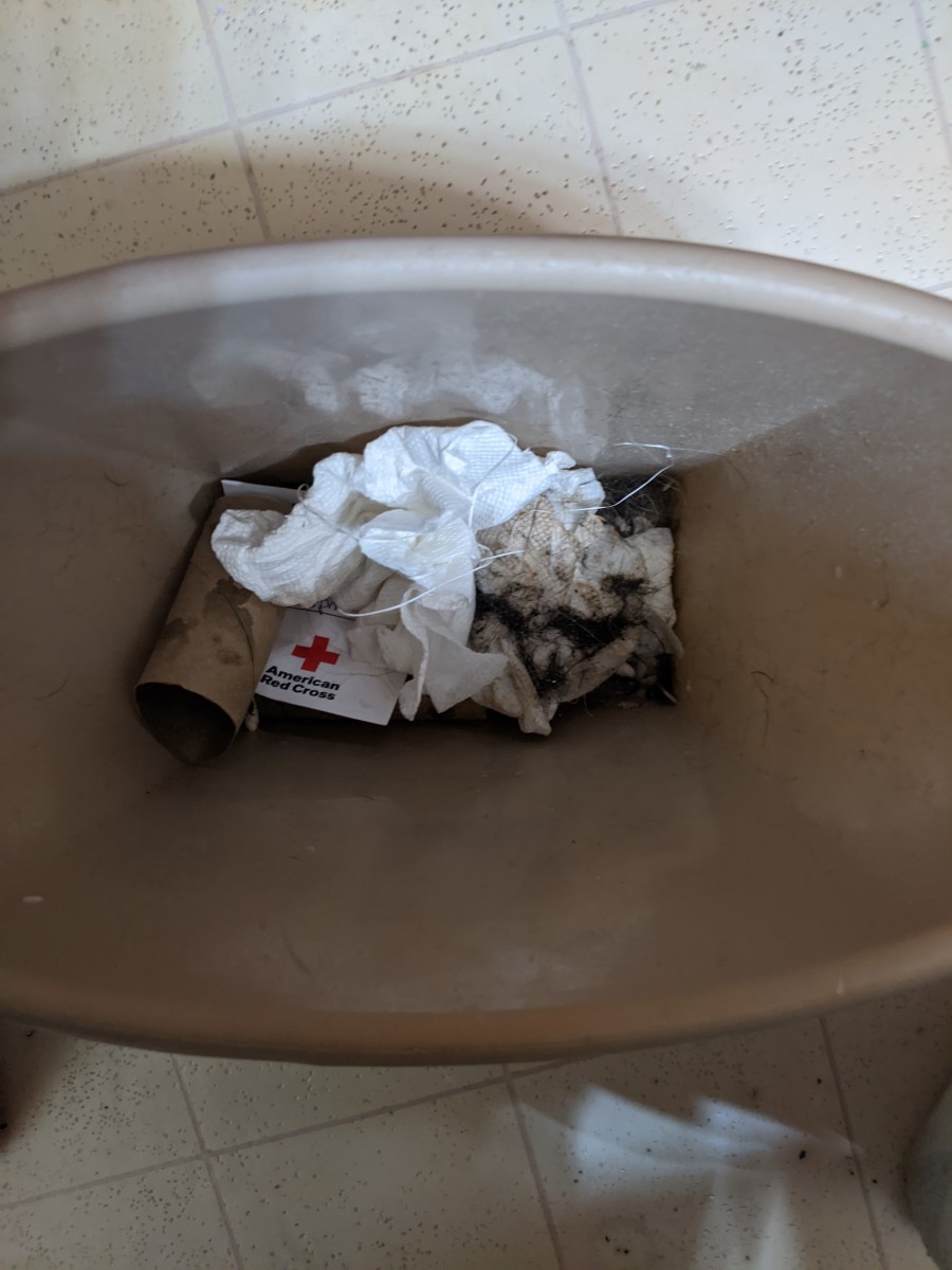 Trash can is used to catch sinus discharge