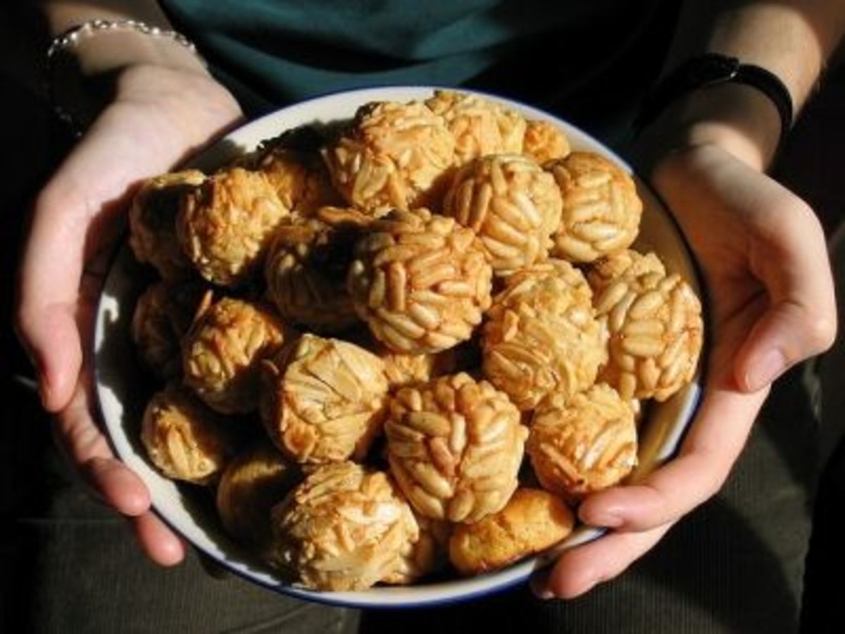Panellets with pine nuts