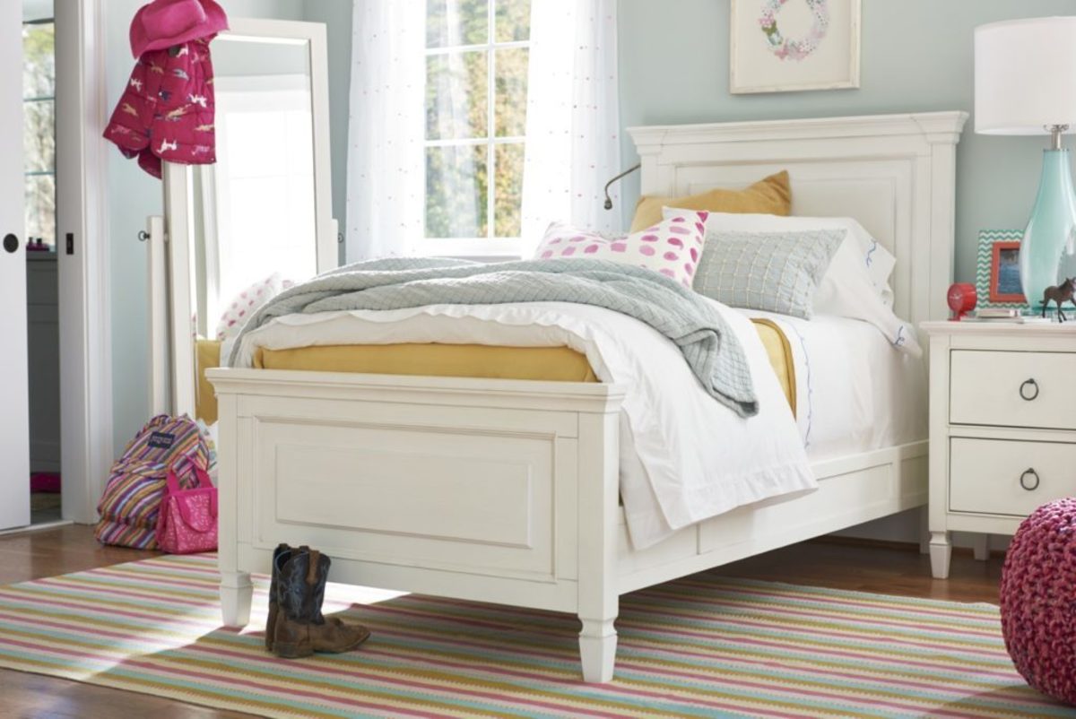 The Jorstad twin sleigh bed is all about subtle detailing. Classic Louis Phillippe styling with headboard instantly grabs your attention.