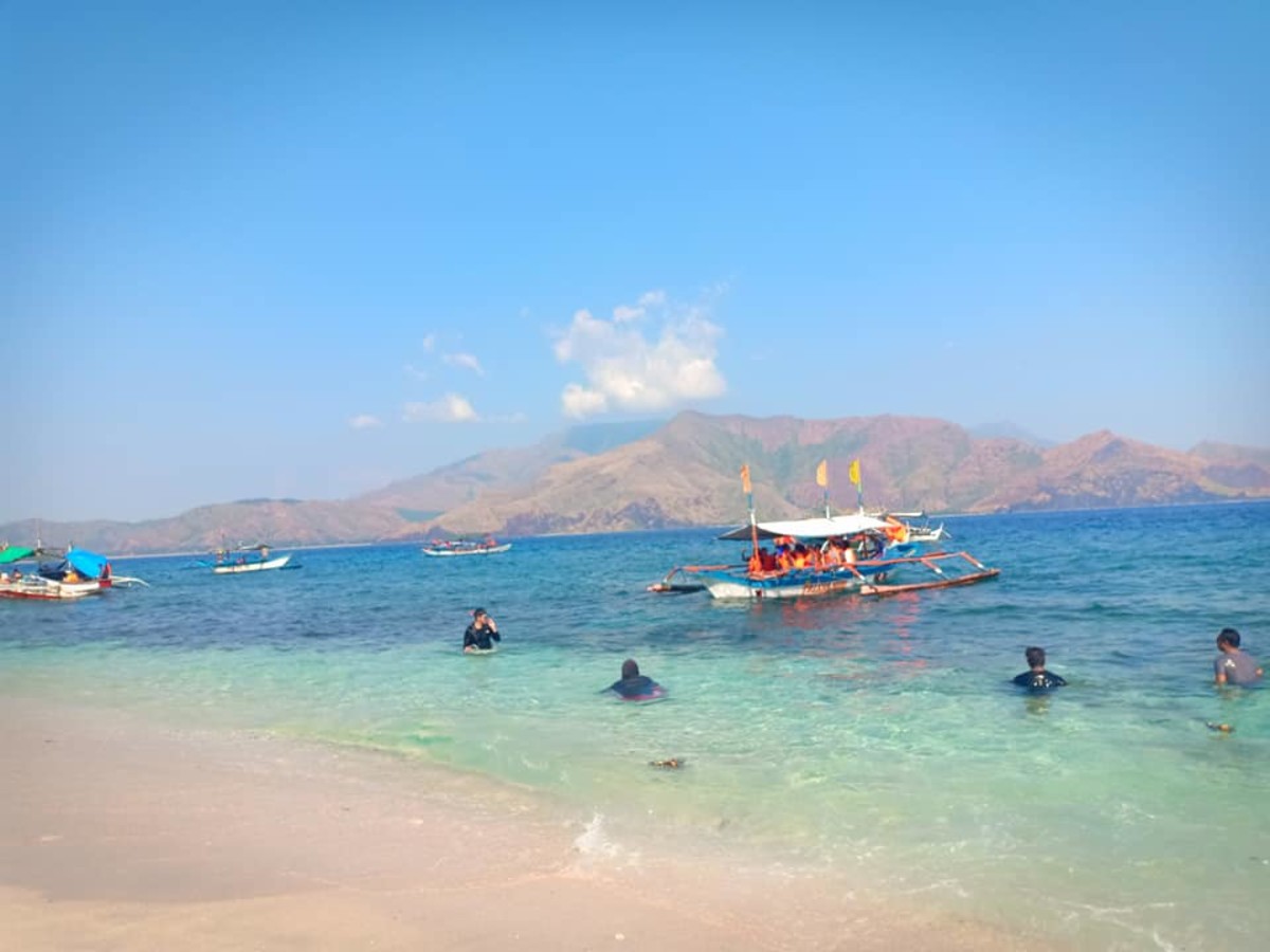 top-10-most-beautiful-beaches-in-zambales-philippines