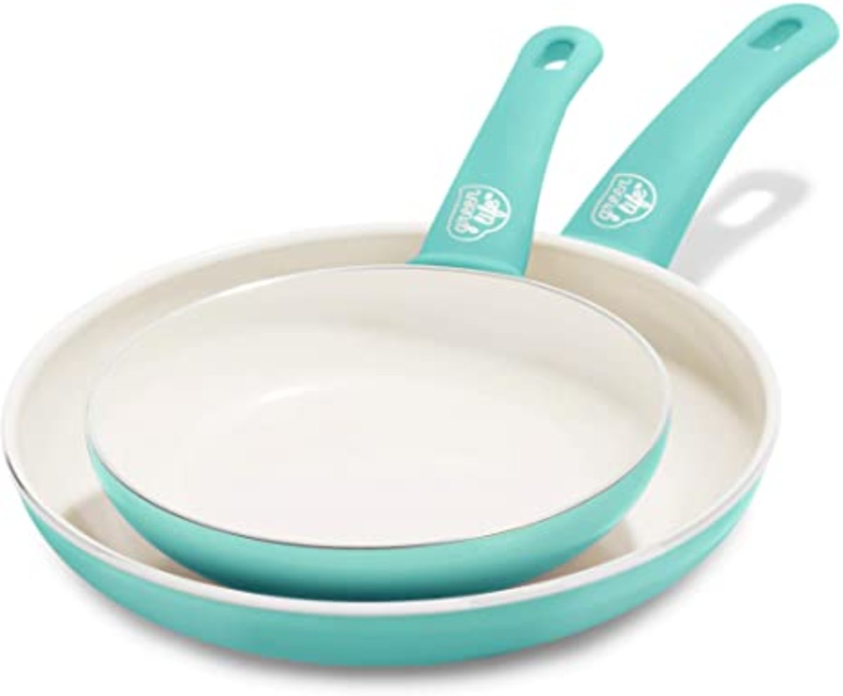 No matter how high the heat is applied to these pans, they are 100% nontoxic. 