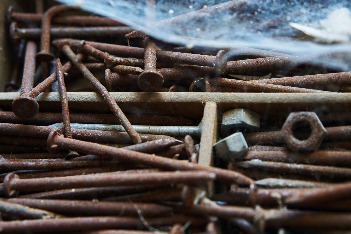 Rusty iron nails to make rusty iron nail water.