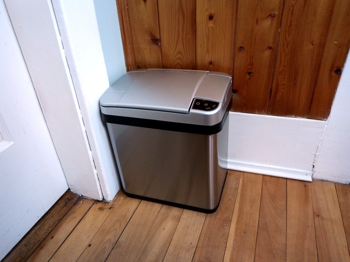 Review of the iTouchless 2.5 Gallon Sensor-Activated Garbage Can