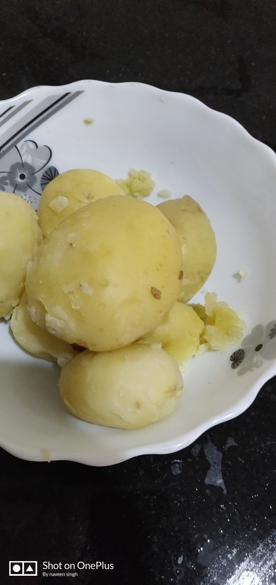 Boiled & peeled Potatoes