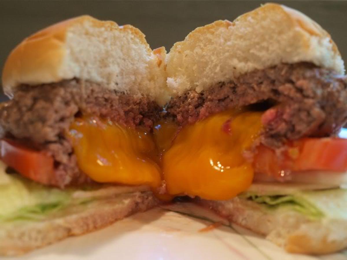 How To Make A Juicy Lucy Hamburger
