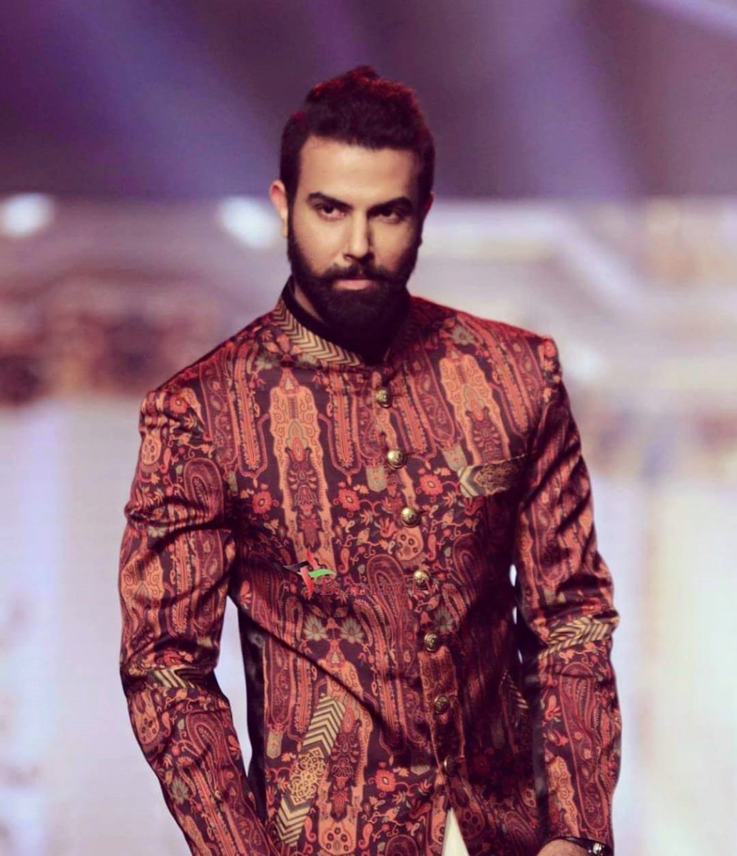 12-famous-male-models-of-pakistan