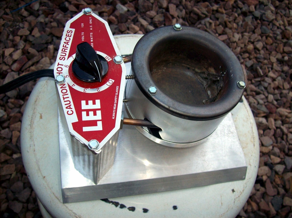 Furnace pot for melting lead - the exact melting point of lead is 621.7 °F