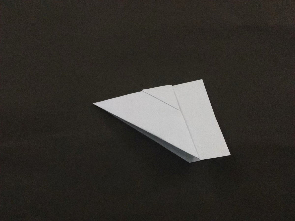 how-to-make-a-paper-plane-easily
