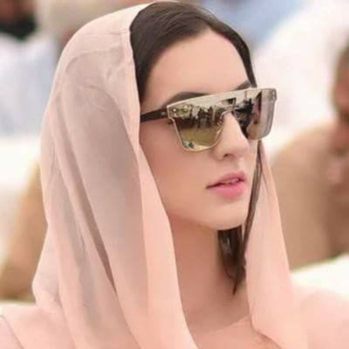pakistans-top-11-most-stylish-and-fashionable-women-politicians
