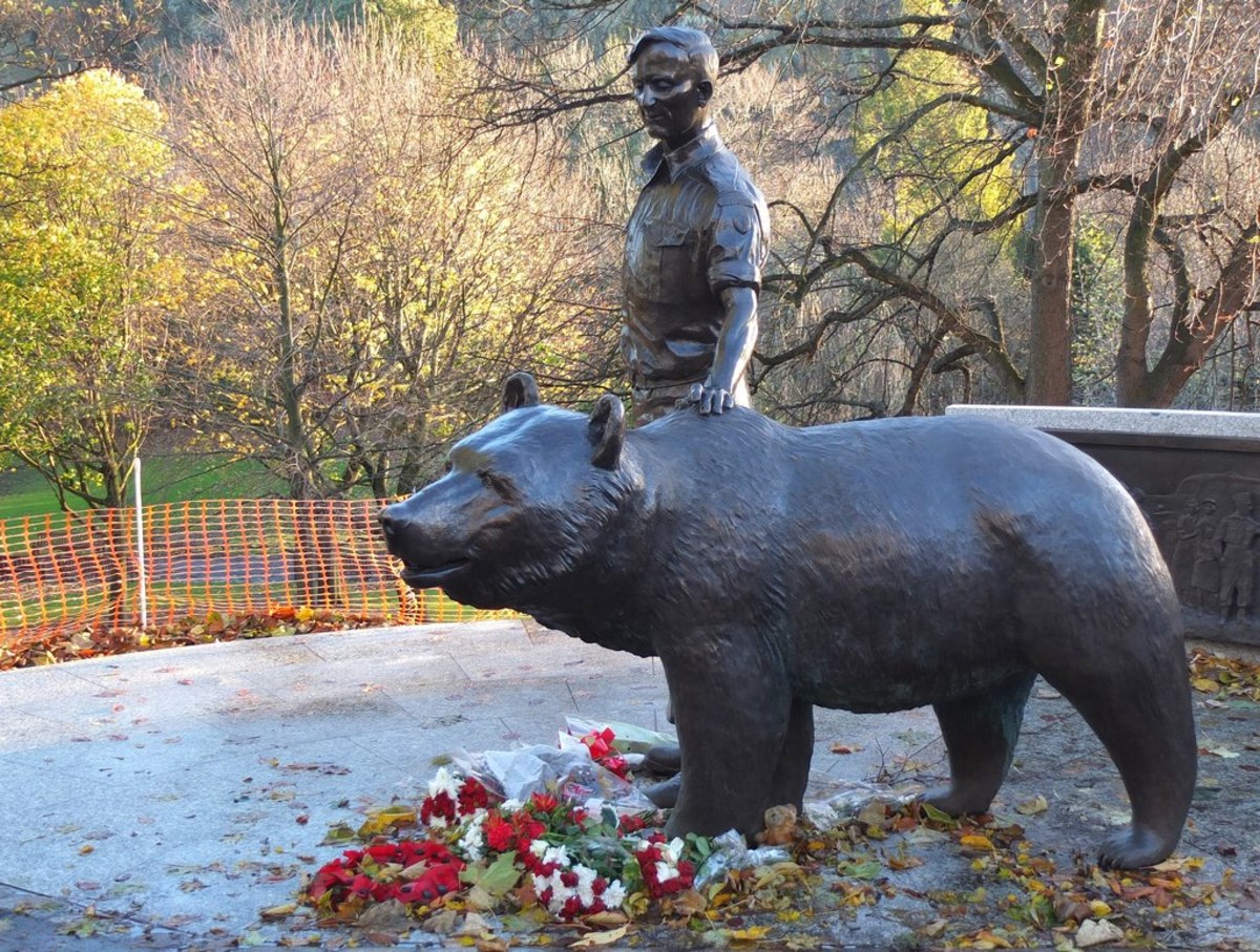 A statue of the brave bear