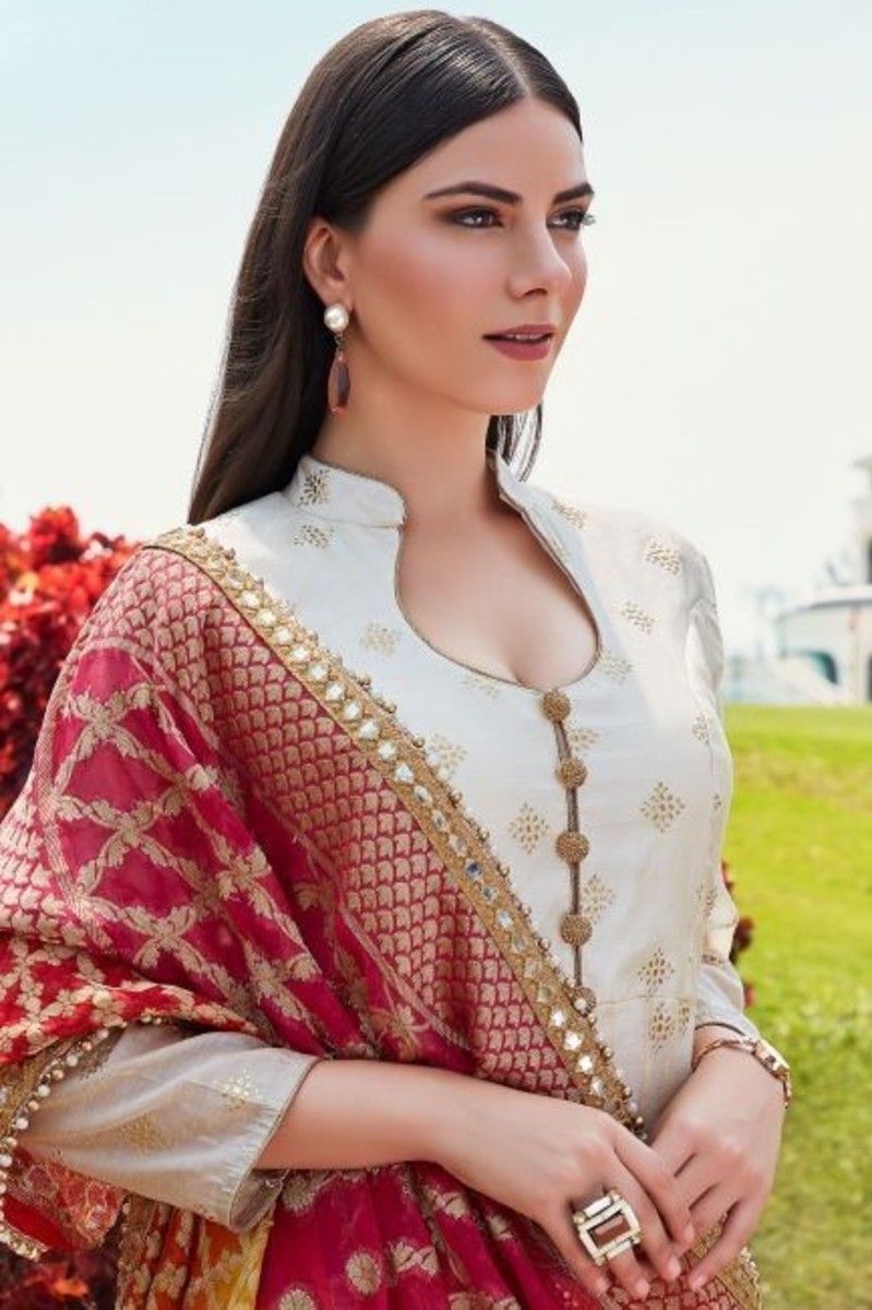 12-different-pakistani-kurti-neck-designs