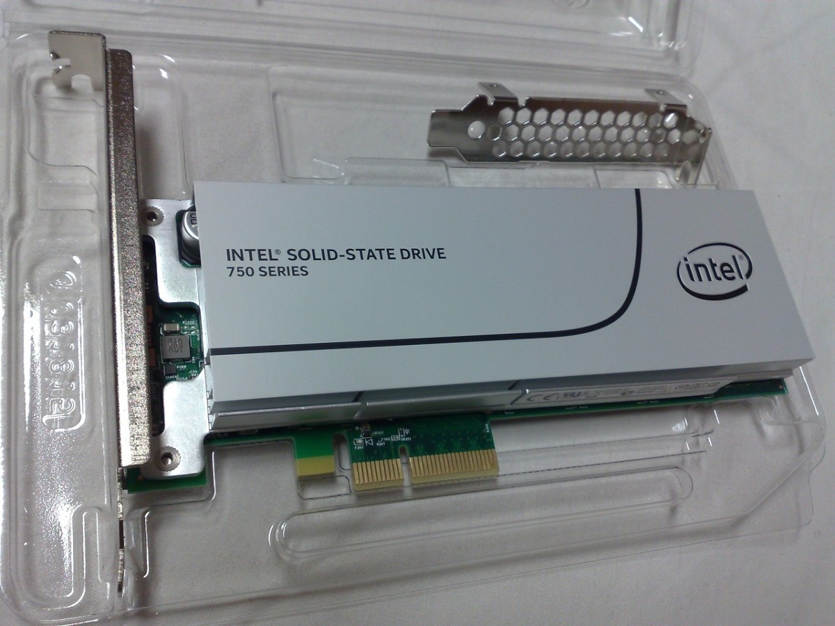 Intel SSD 750 series, an SSD that uses NVM Express, in form of a PCI Express 3.0 ×4 expansion card (Front View)