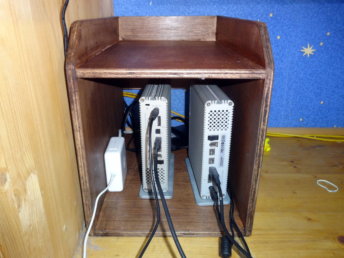 How to Make a Wooden Housing for External HDDs (With Filing Tray on Top)
