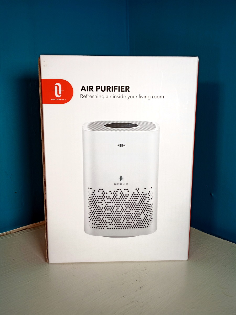The purifier in its box