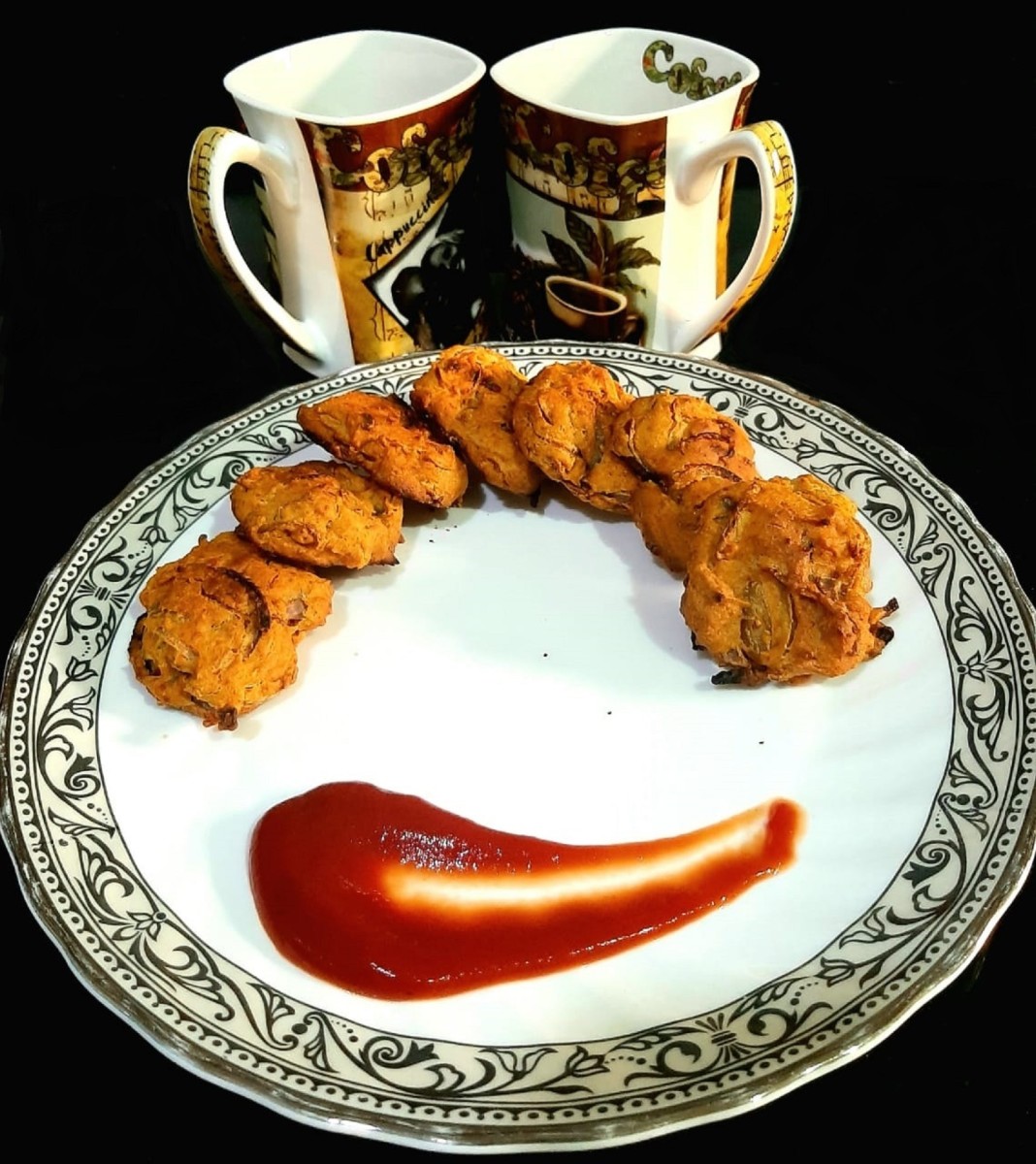 Yummy pakoras with a hot beverage