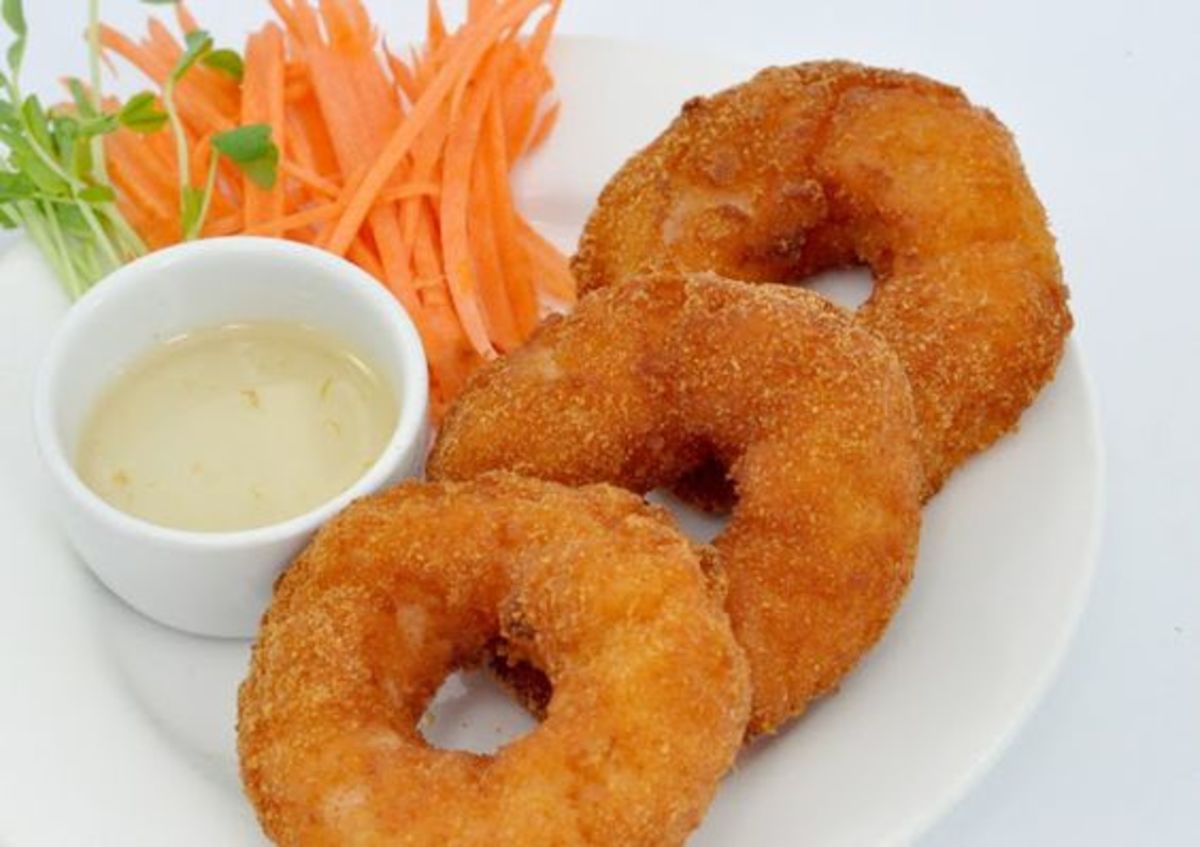 an-easy-recipe-to-make-crispy-donut-with-cheese-sauce