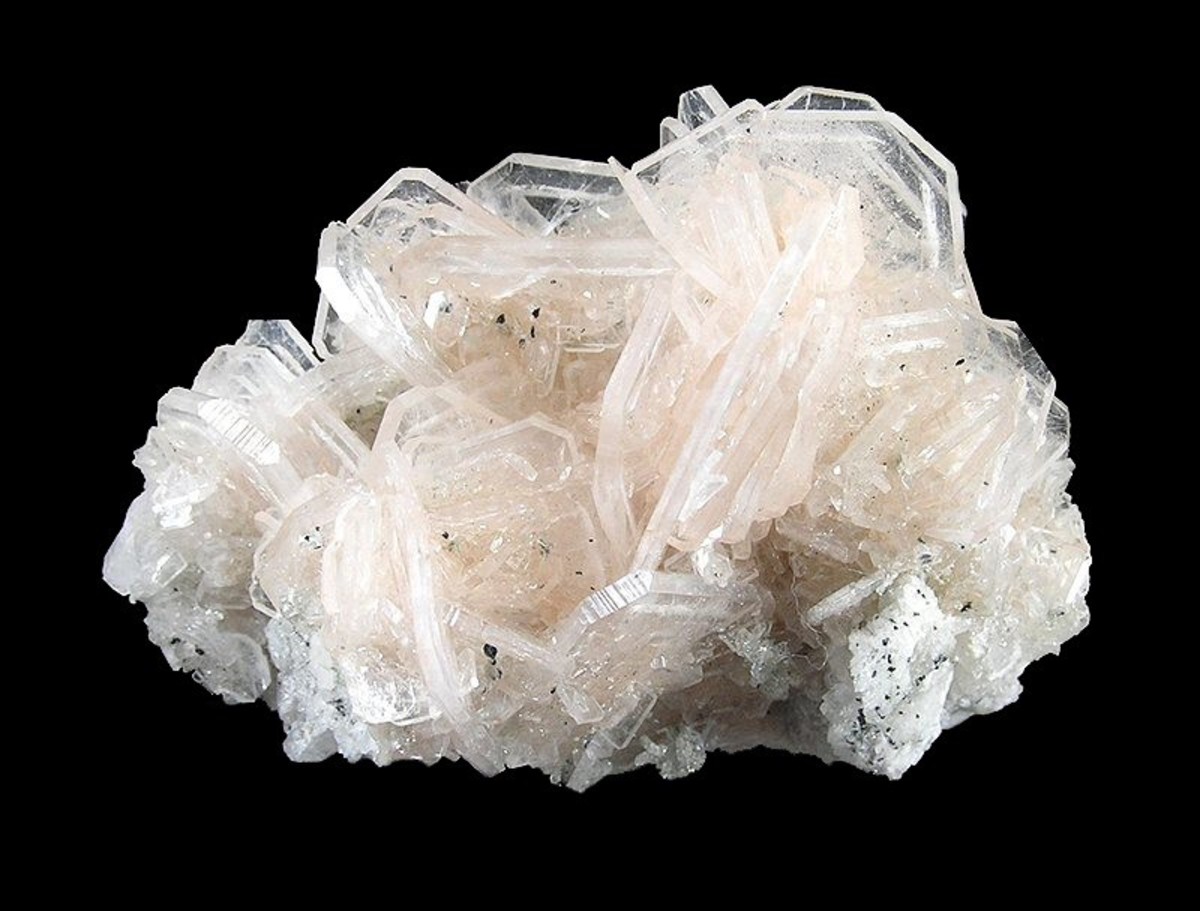 Apophyllite carries high vibrational energy, making it an ideal conductor and transmitter.