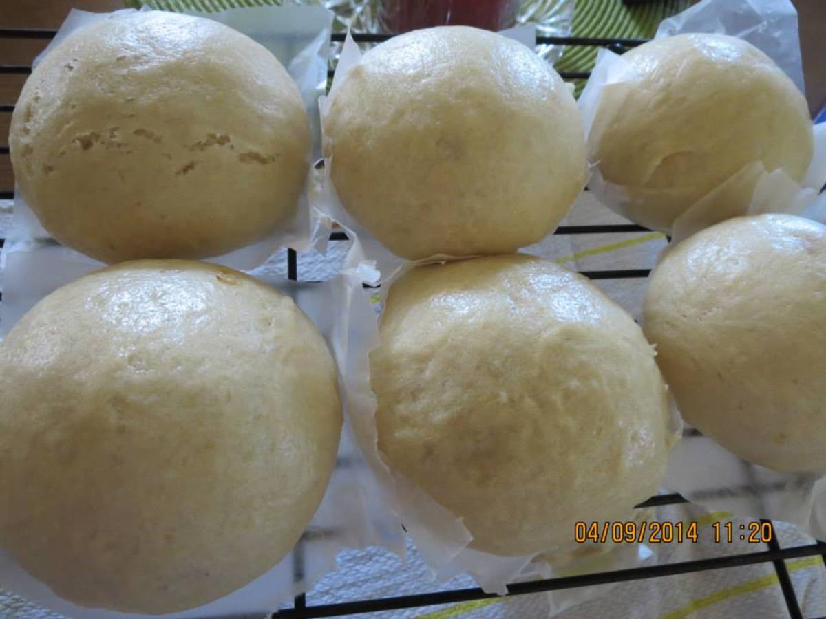 Siopao (Stuffed Steamed Bun)