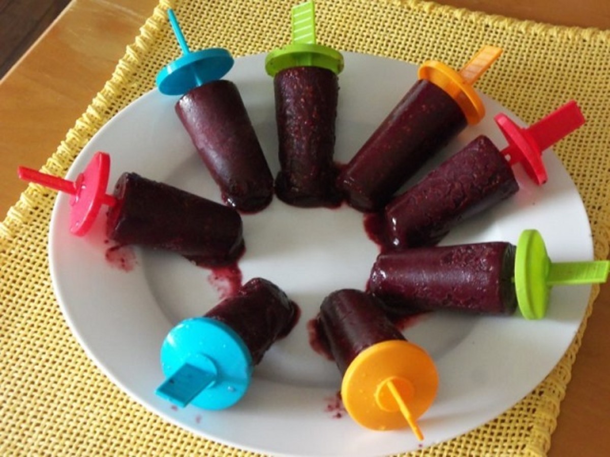 These blackberry Popsicles are so refreshing and delicious!