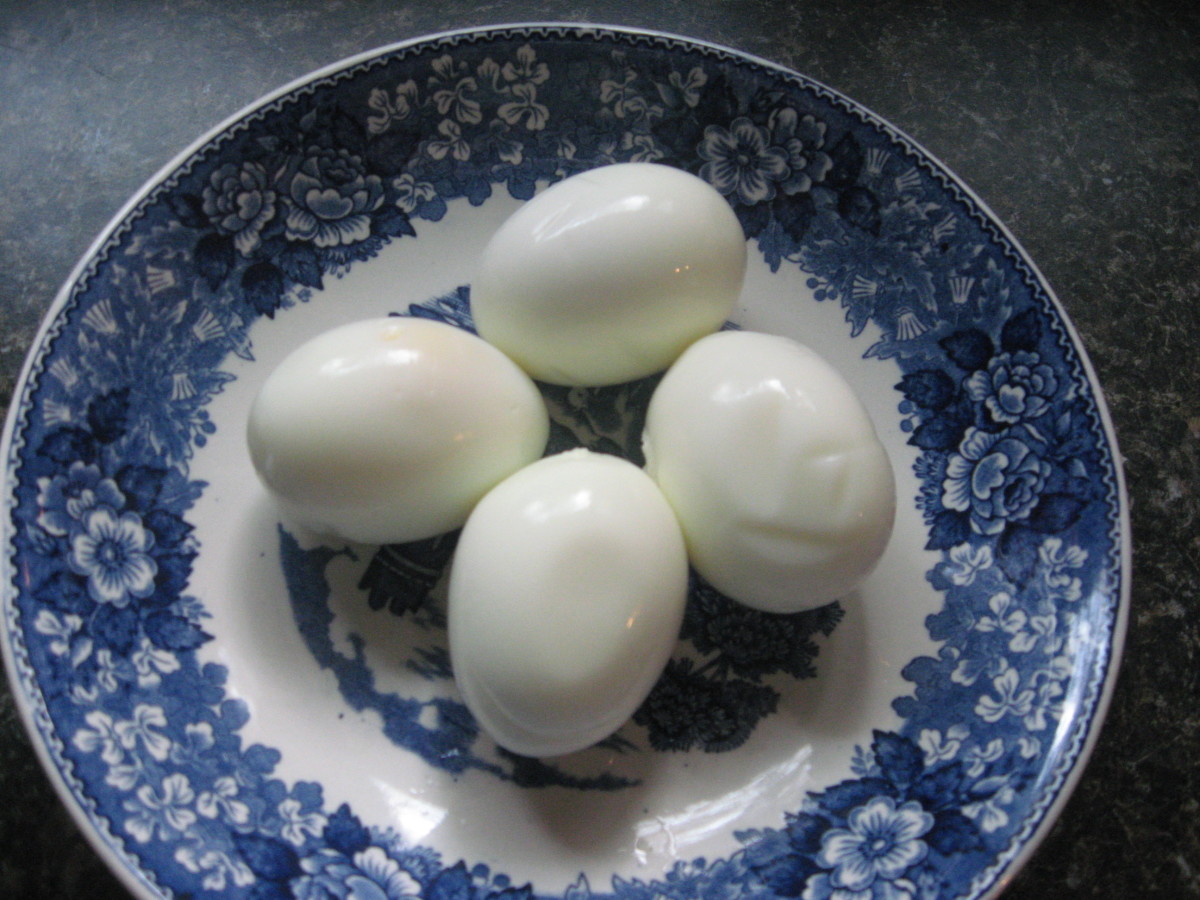 Boiled eggs make quick low carb snacks that are high in protein.