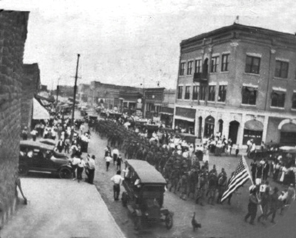 Independence, Kansas 1918 - troops home from overseas