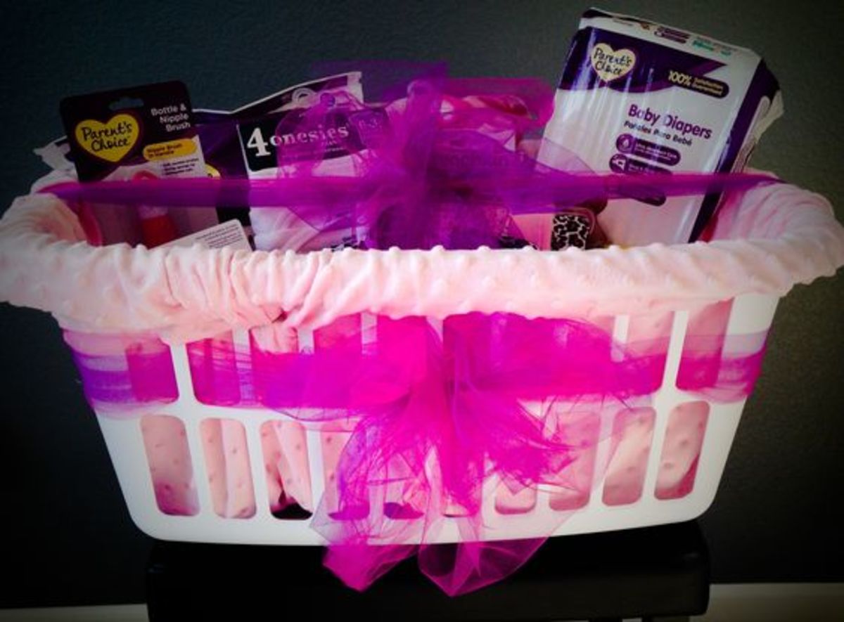 baby-shower-laundry-basket-gift-ideas