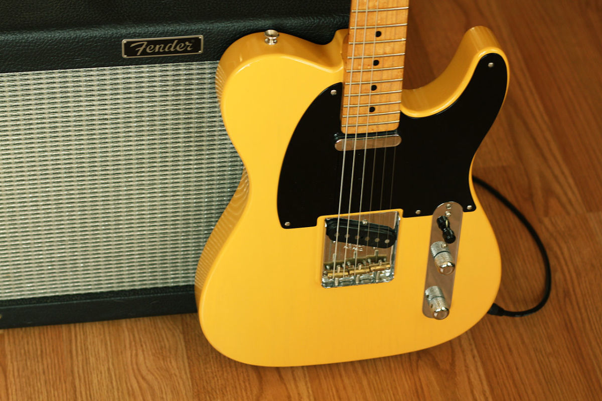 Digitaal boeren Verplicht Fender Stratocaster vs Telecaster: What's the Difference and Which Is  Better? - Spinditty