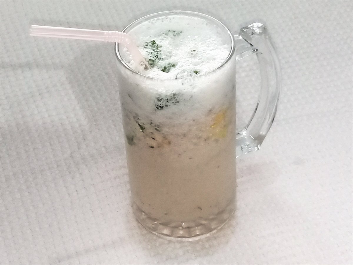 This lychee mojito mocktail is a refreshing summertime drink