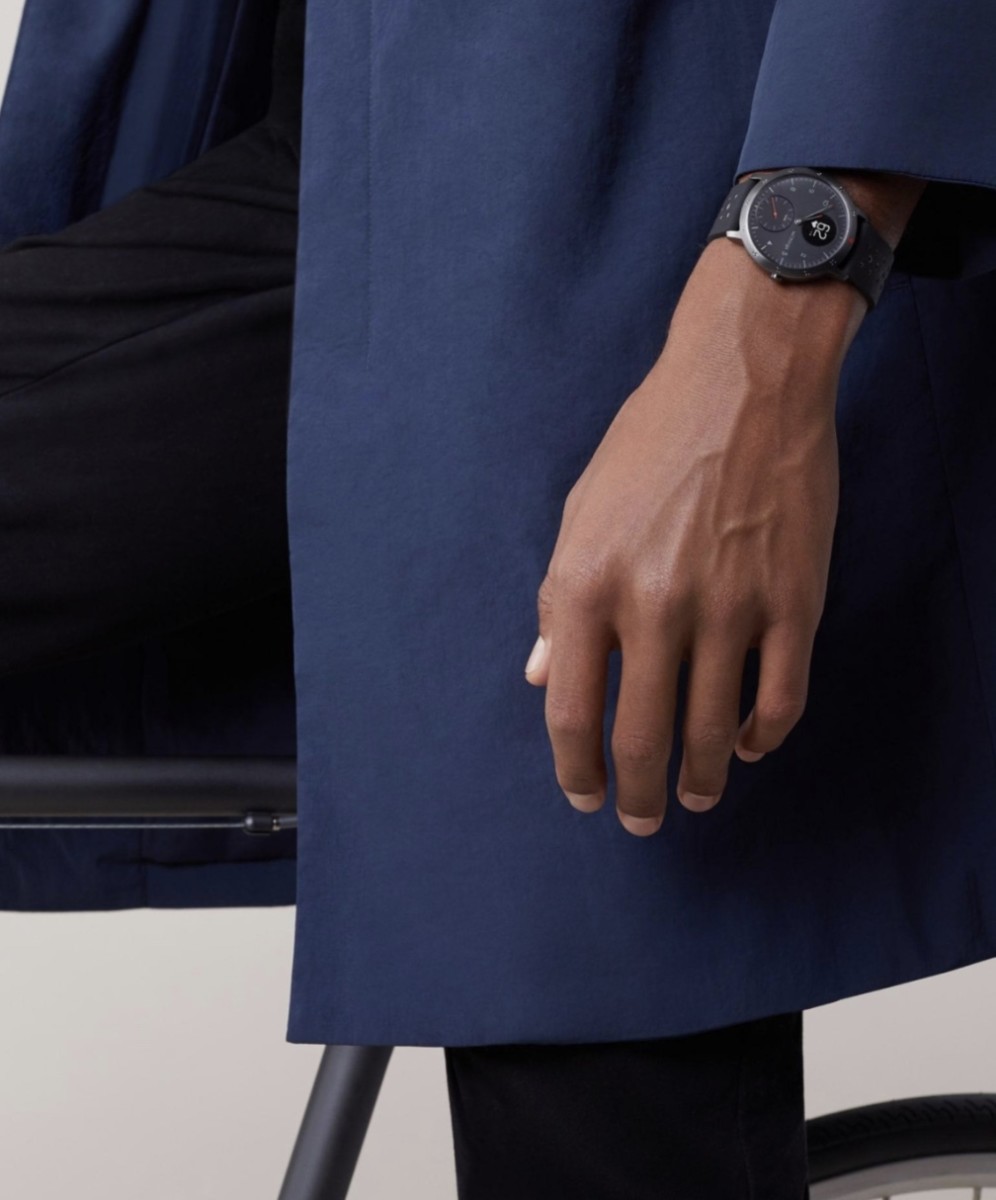the-steel-hr-sport-hybrid-is-one-attractive-hybrid-smartwatch