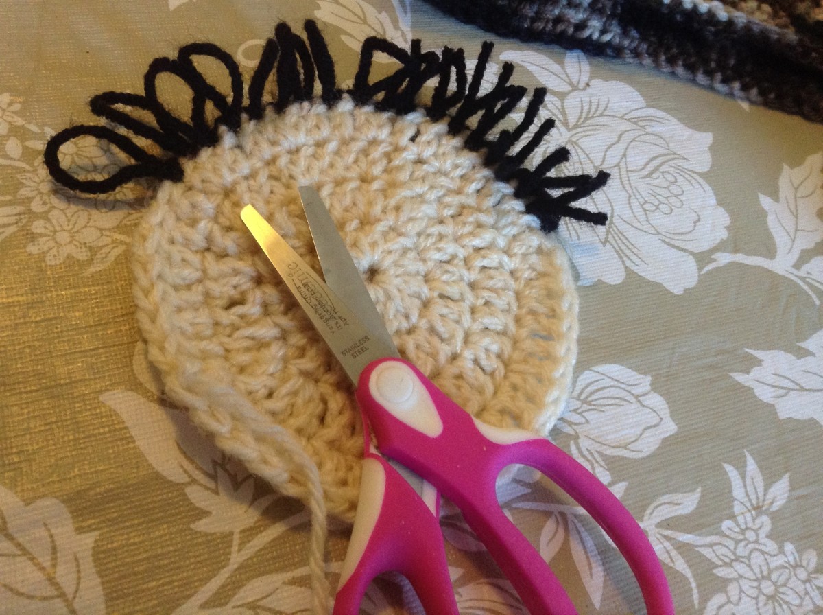 how-to-crochet-eyelashes-using-the-loop-stitch