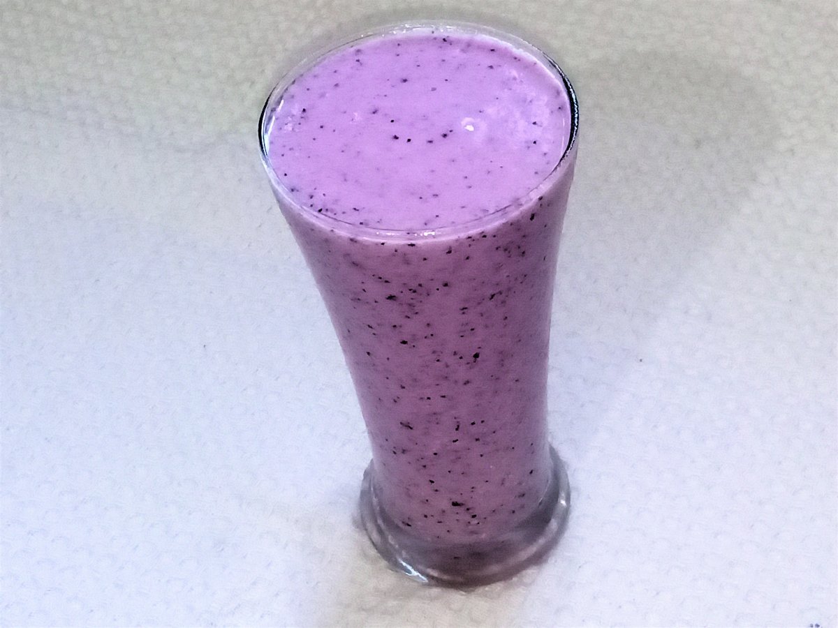 Healthy and refreshing jamun smoothie