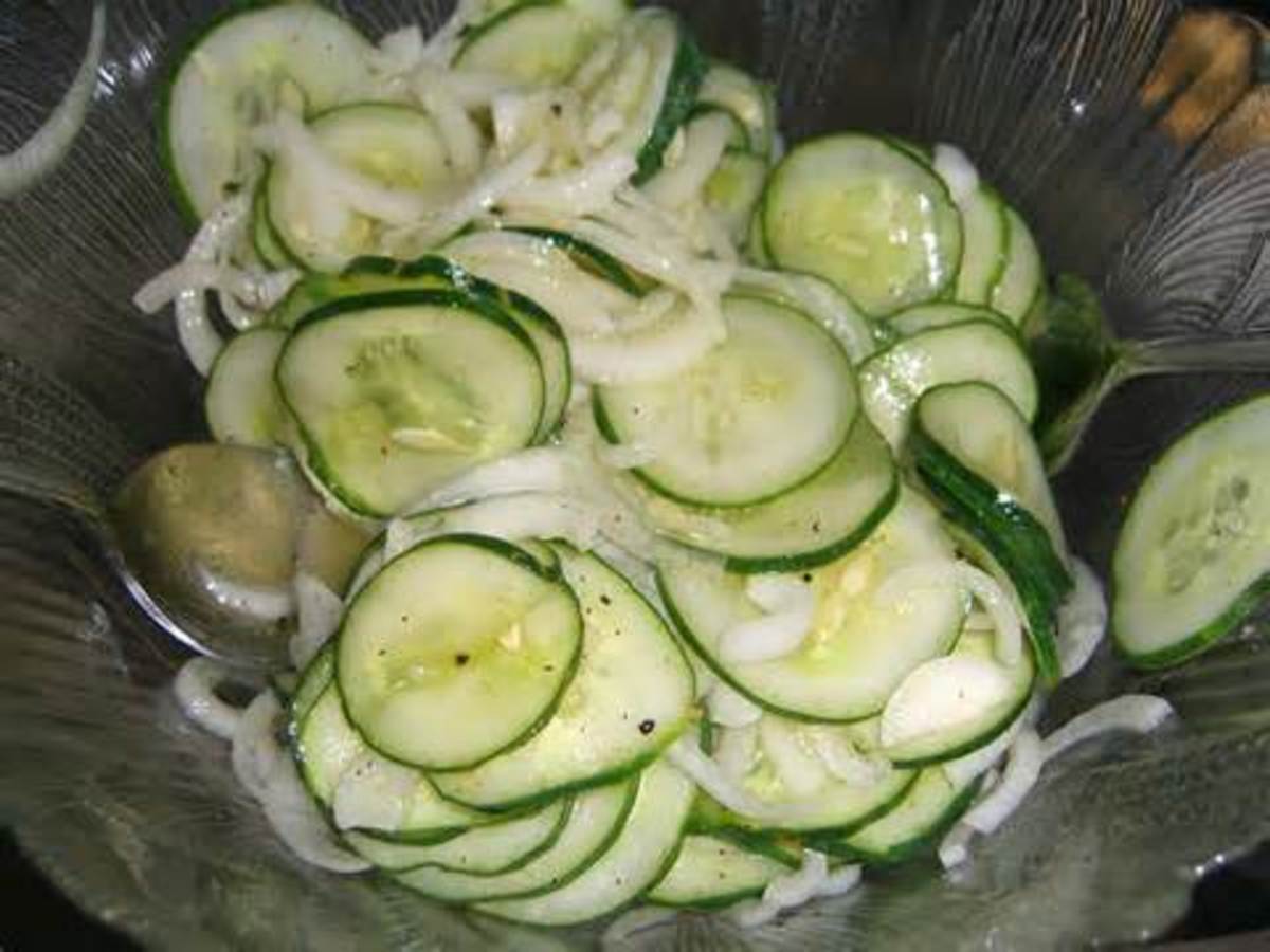 Cucumber-Onion Salad Recipes With and Without Sour Cream