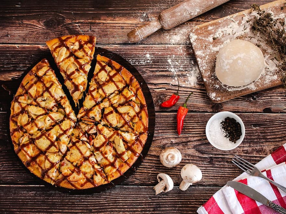 the-perfect-spicy-chicken-pizza-youll-ever-make