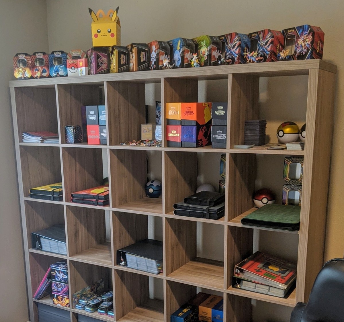 MicrosoftPokemo - Organization Display Shelf - Personal Collection