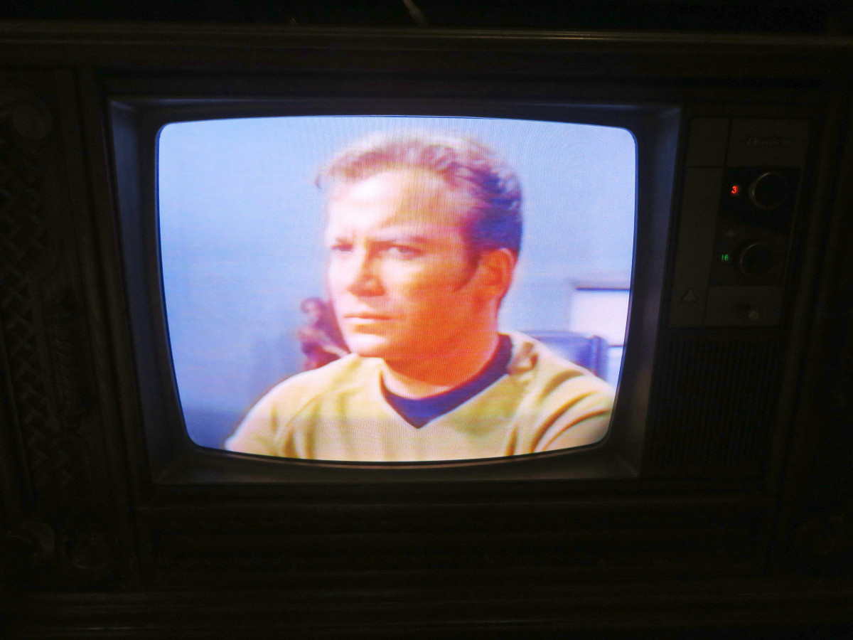 Captain Kirk on the Quasar Color Television Model WL9439SP. The Quasar was made September 1980, this television is one of the early Quasar Dynacolor designs, Quasar Chassis Number SLTS976FA03. Requiem For Methuselah.