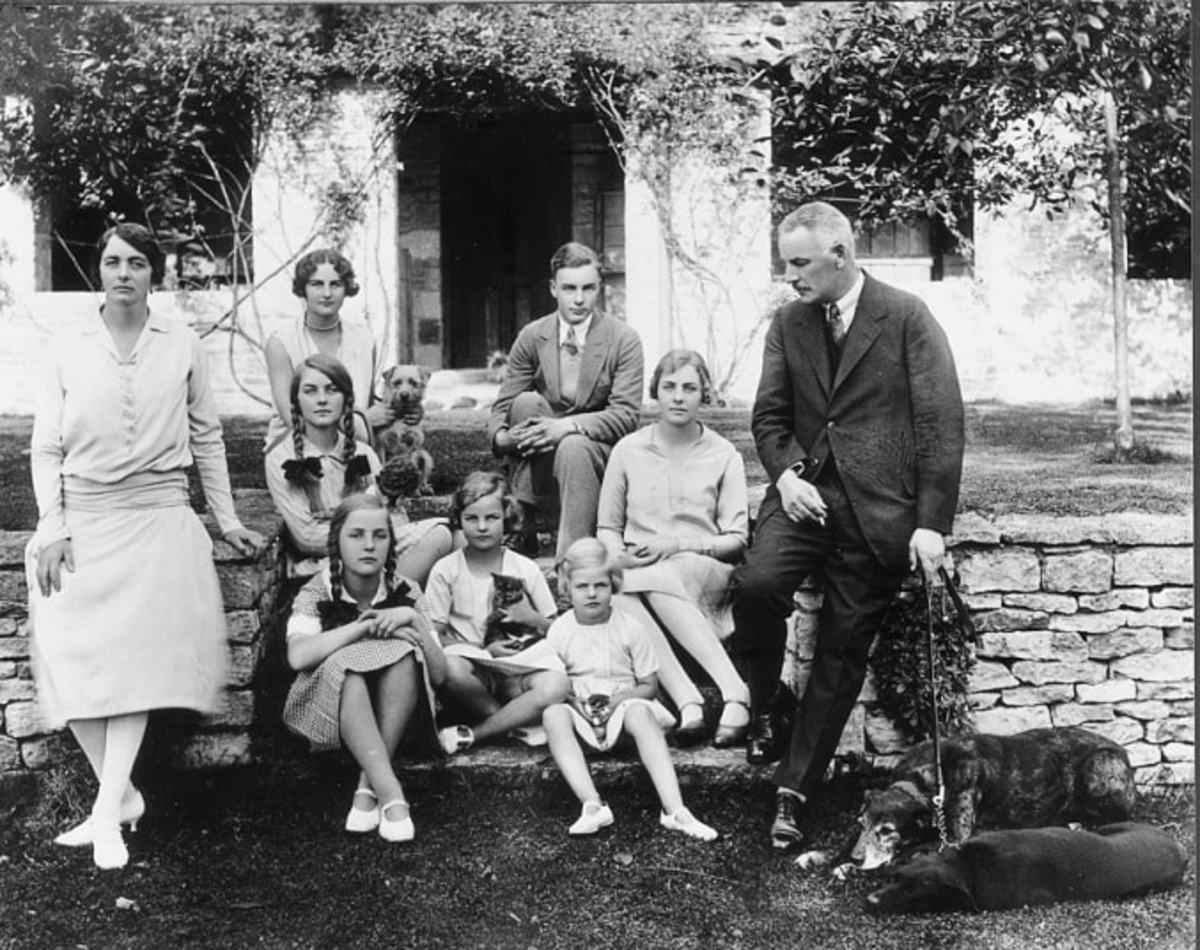 1928年，米特福德一家。