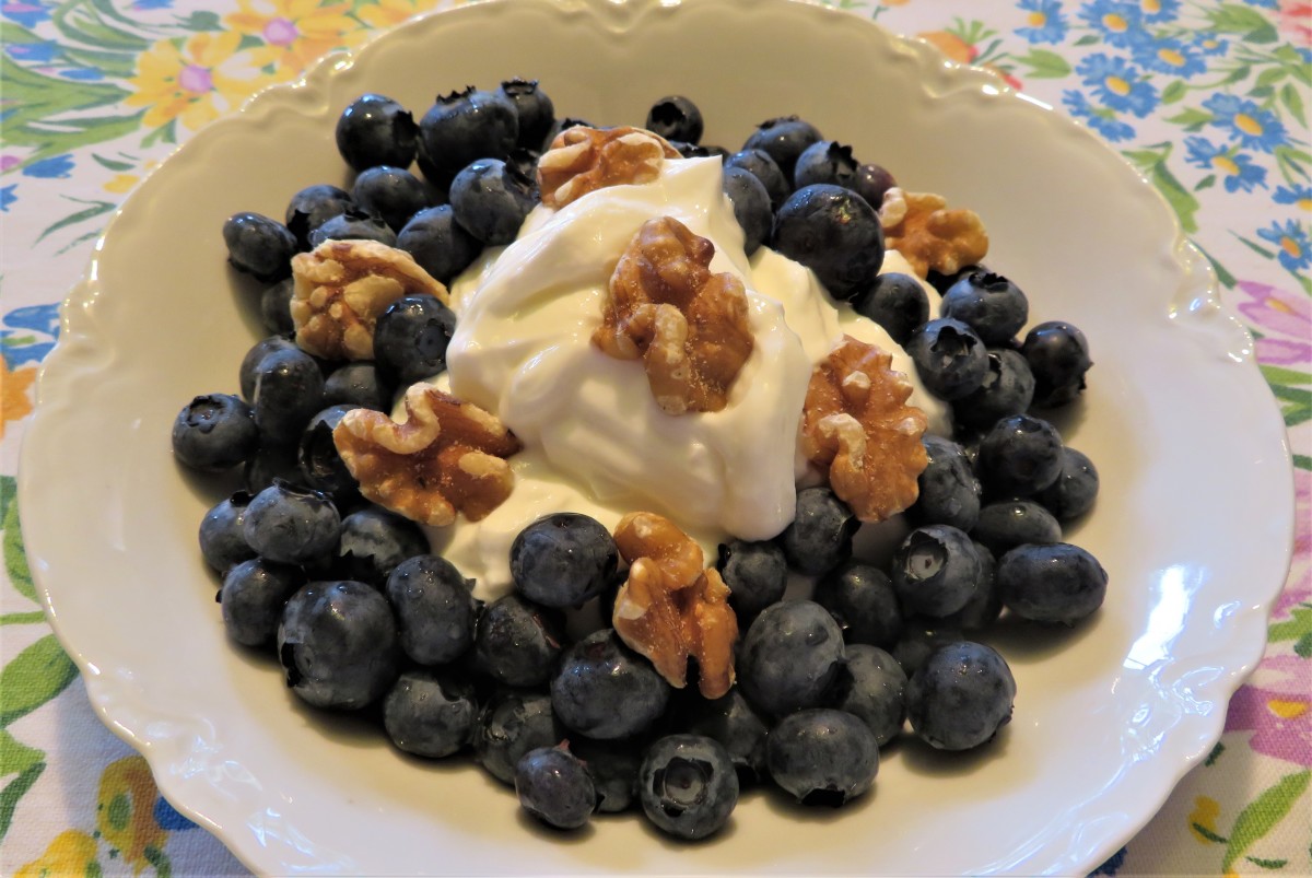 Plain Greek Yogurt, Fresh Blueberries, and Walnuts 