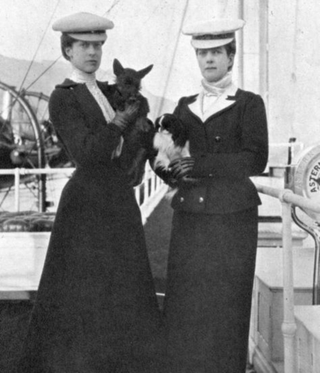 Queen Alexandra and Toria. This image was included in a 1908 charitable publication, Queen Alexandra's Christmas Gift Book.  
