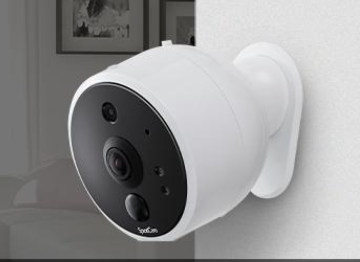 the-spotcam-solo-2-is-the-wire-free-video-security-solution