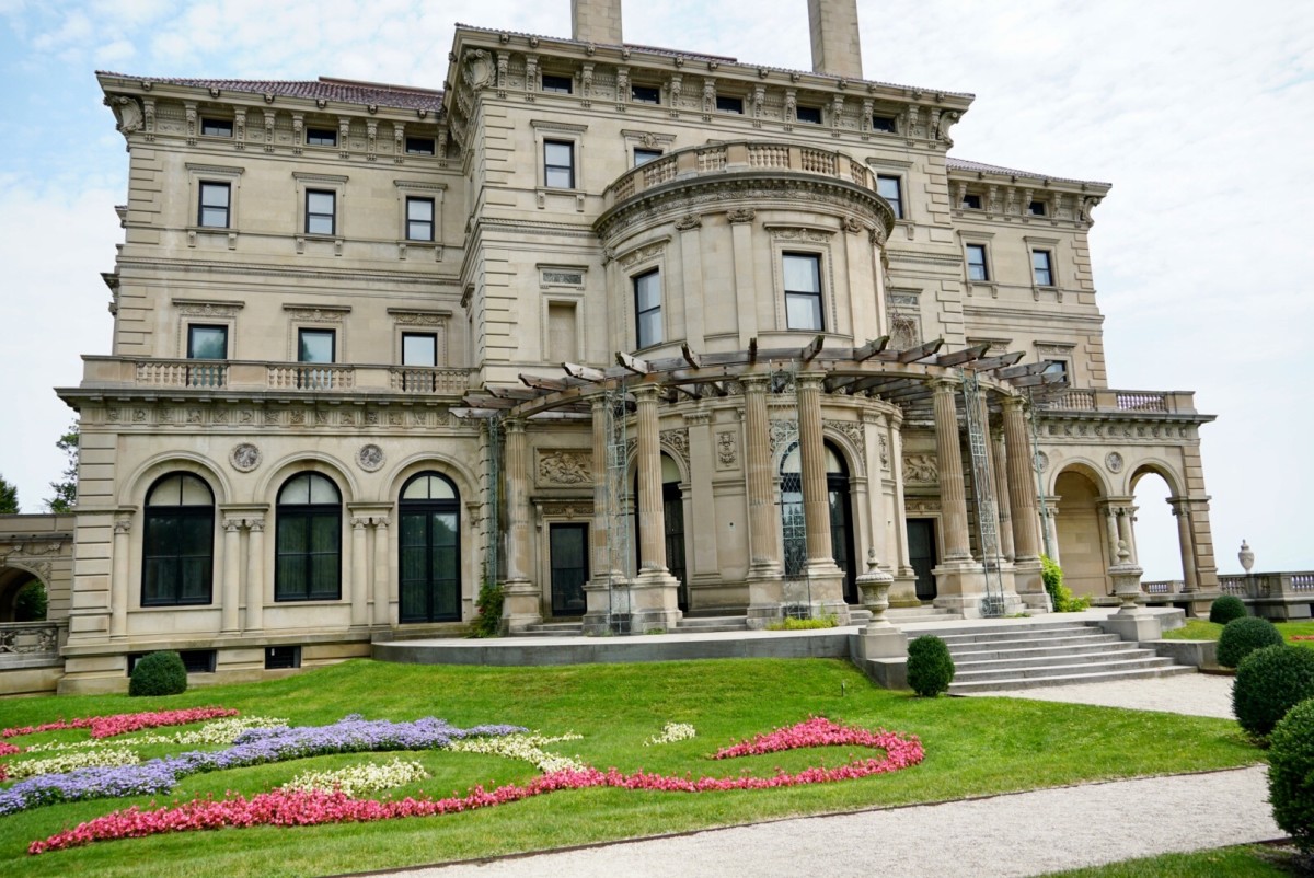 The Breakers Mansion: A Glimpse of Newport s Gilded Age HubPages