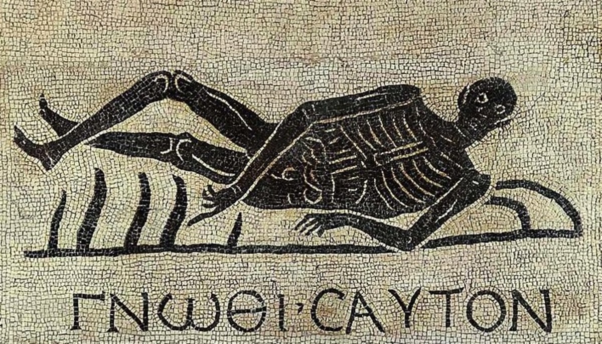 A 1st-century Roman media bearing the Greek motto:  "Know thyself."  Image courtesy Michael Hurst & Wikimedia Commons.