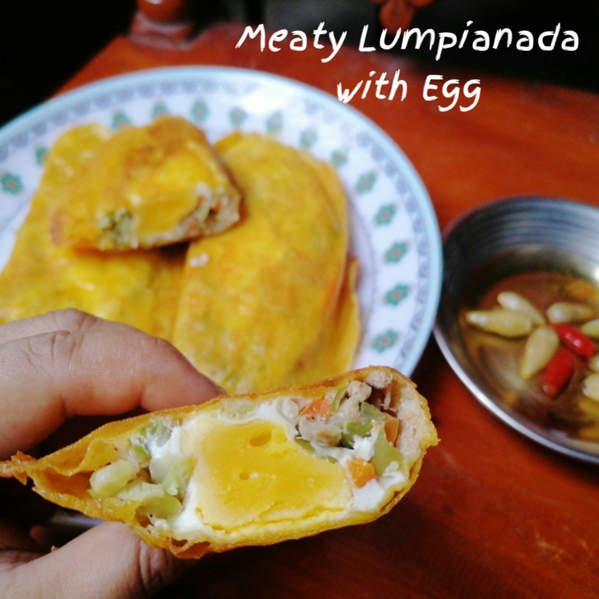 Meaty lumpianada with egg