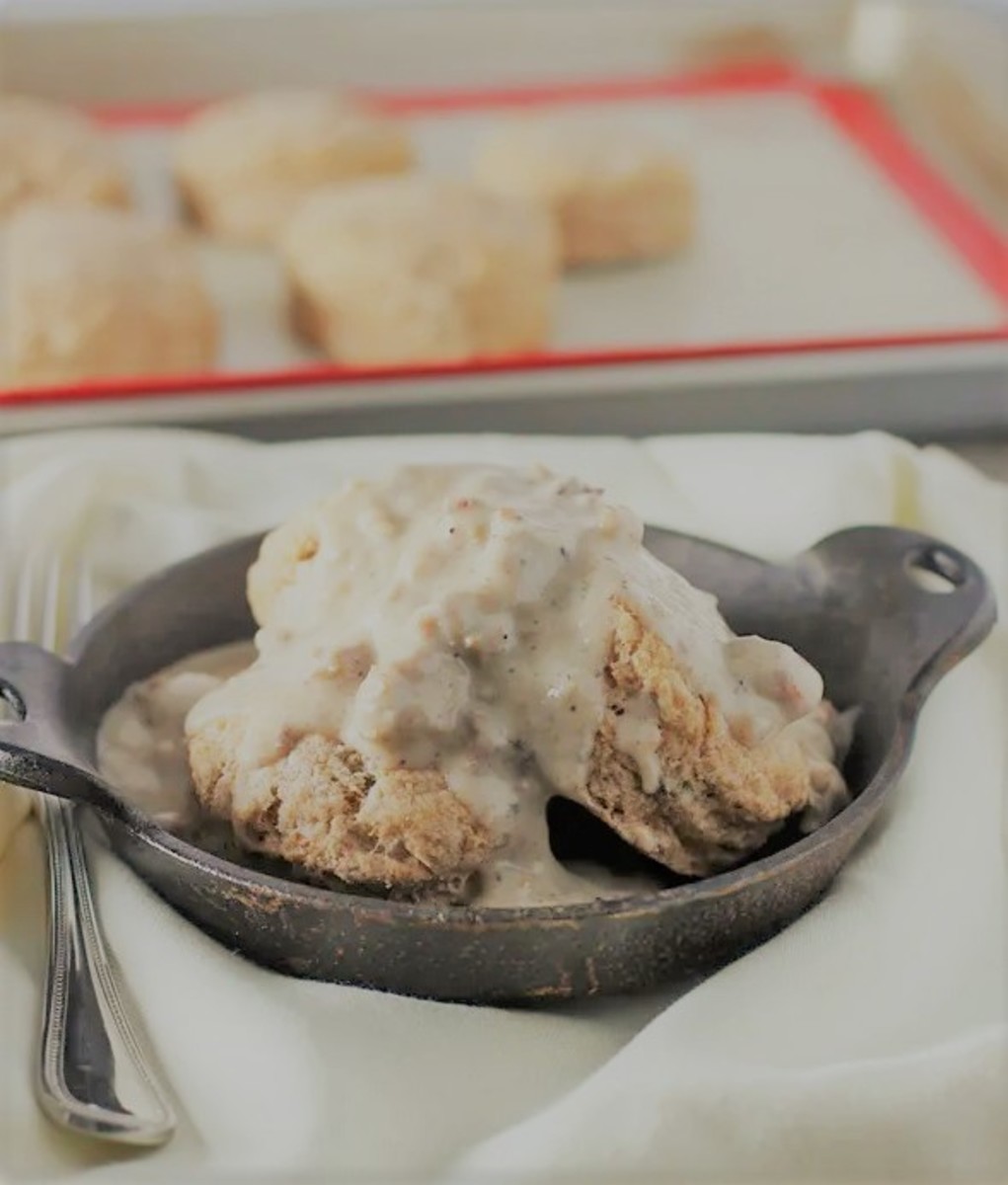 Skinny Biscuits and Gravy