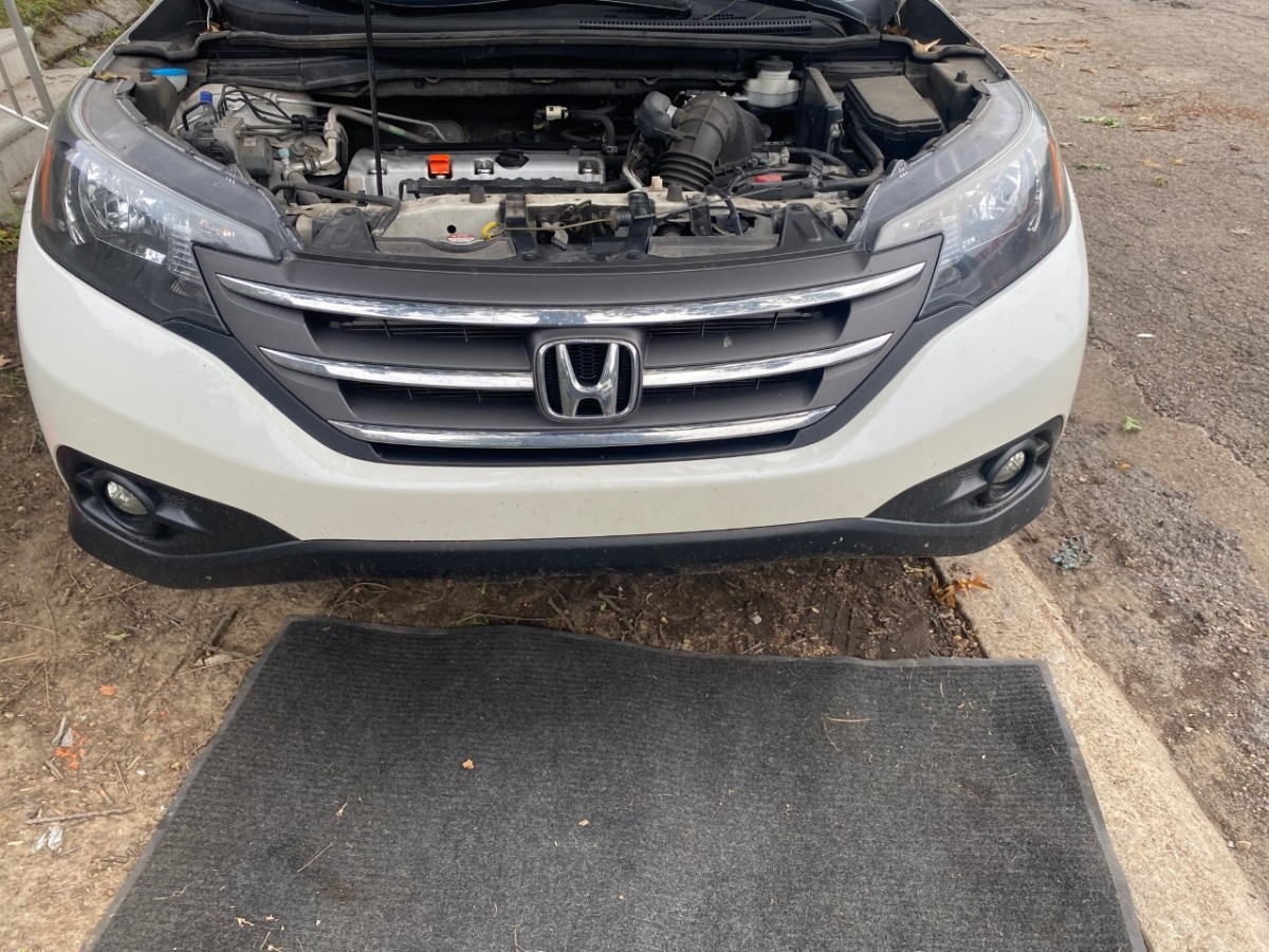 Front of a 2014 CRV
