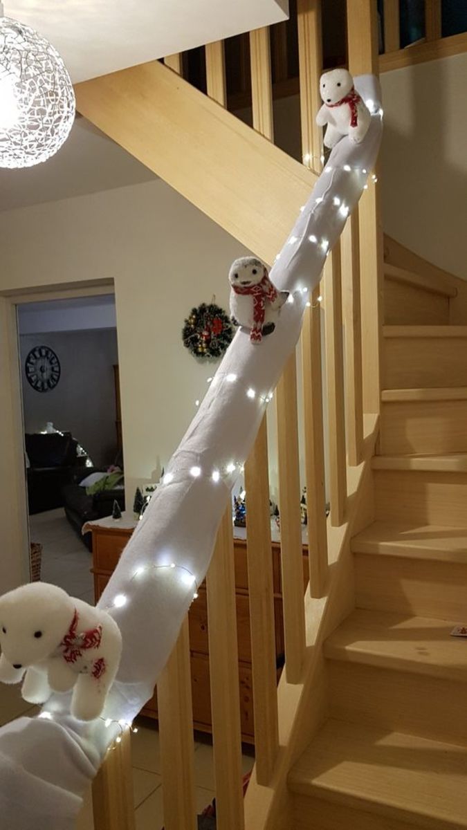 christmas-stairway-decor-ideas